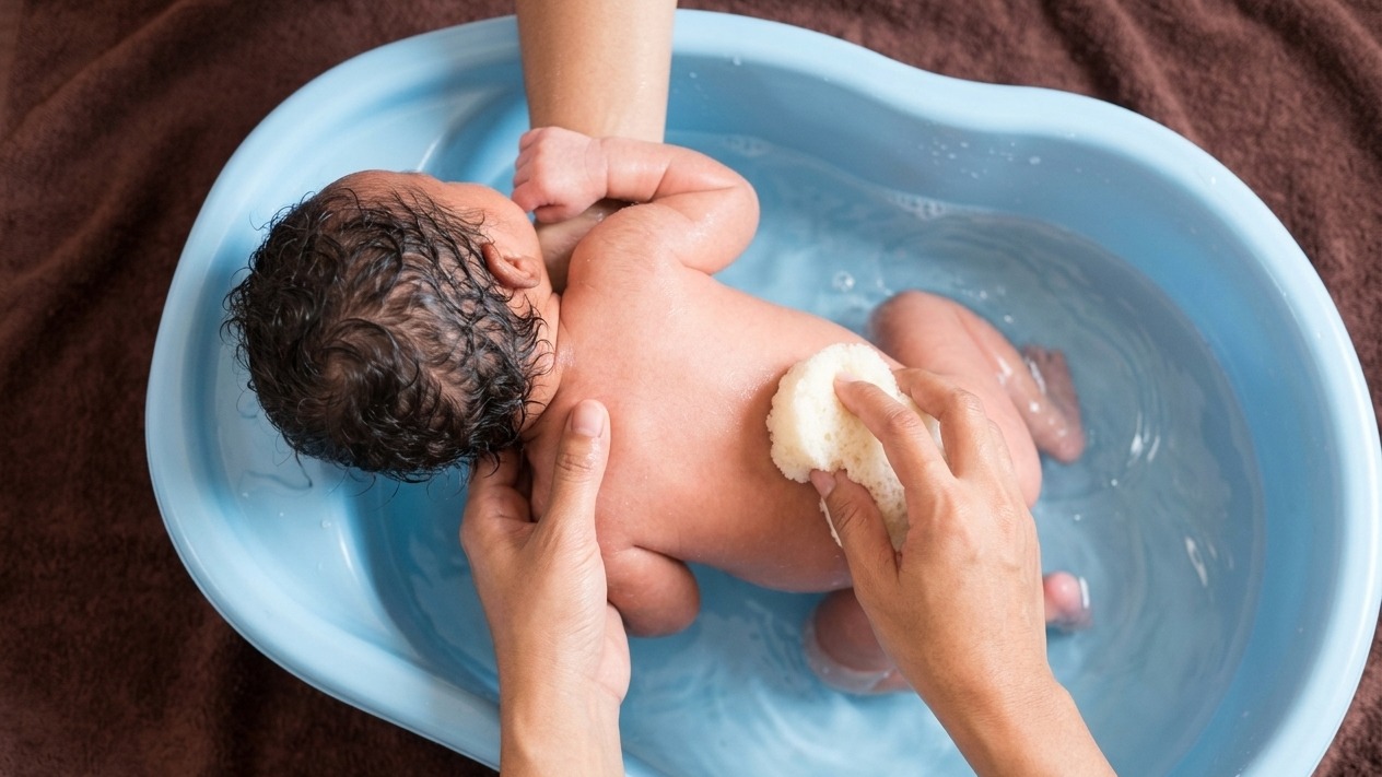 Washing Your Newborn: Gender-Specific Care and Best Practices